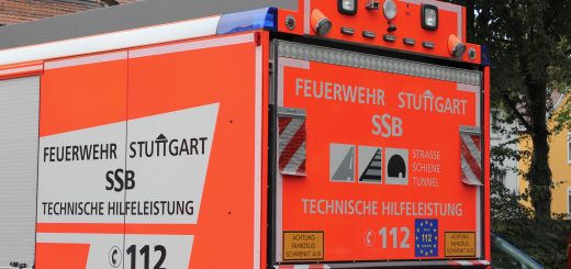 Heck des Rüstwagens Schiene mit Ladebordwand