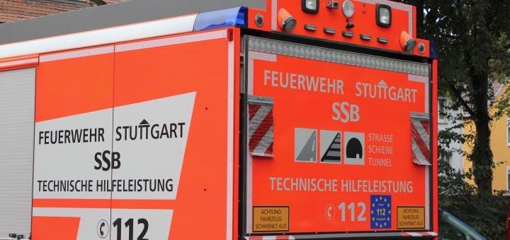 Heck des Rüstwagens Schiene mit Ladebordwand